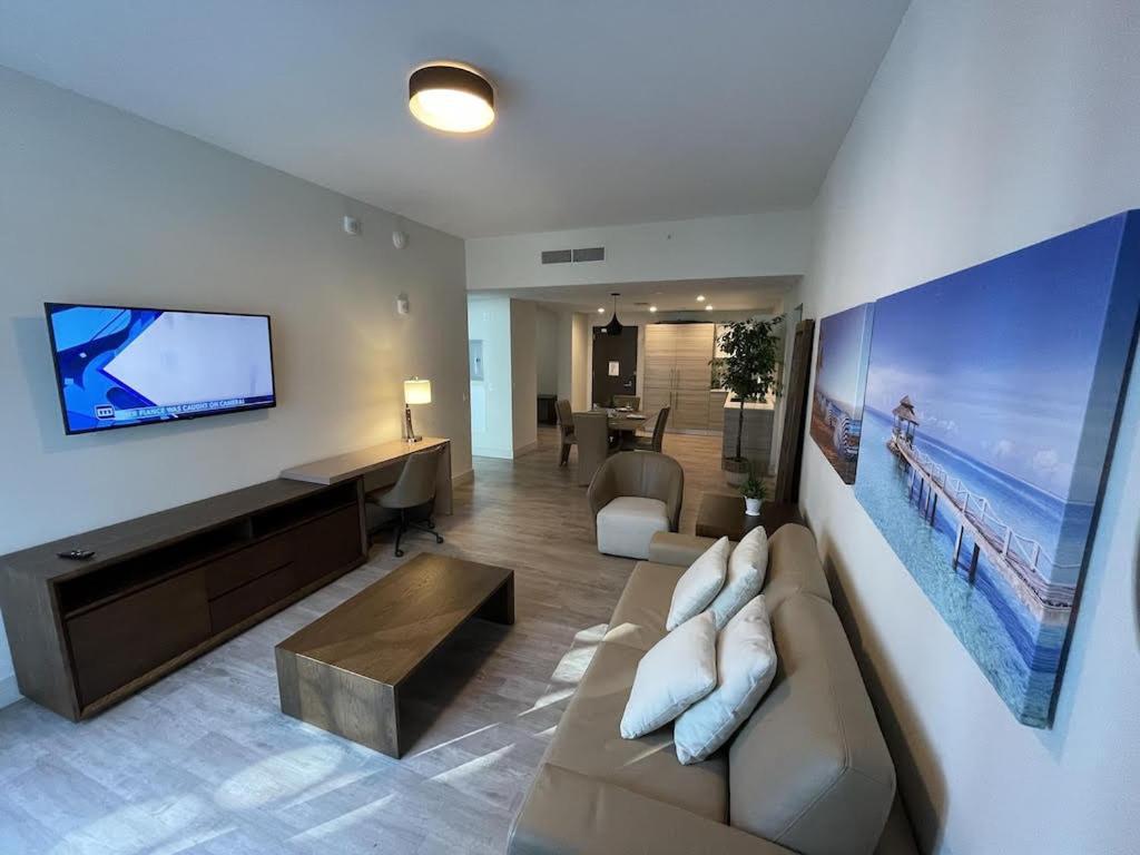 Costa Hollywood Steps To Beach Luaran gambar